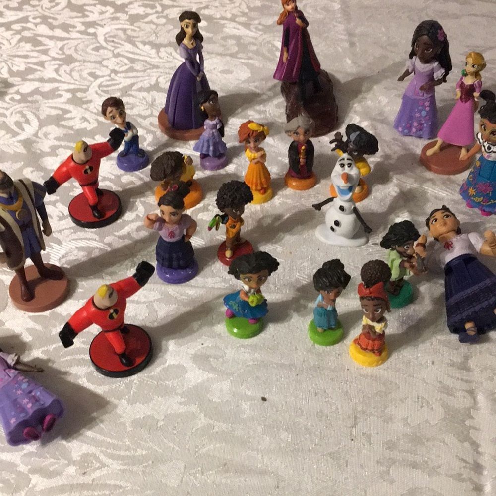 Disney Mixed Character Kids Toy Figurine Lot - Multi-Color